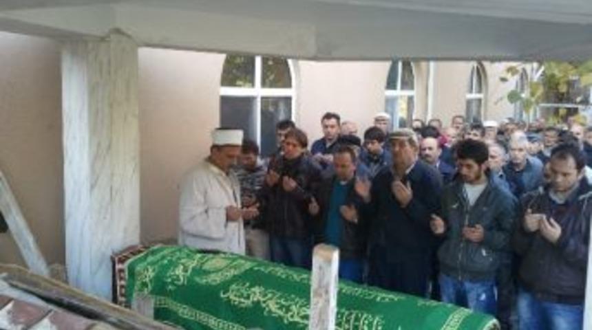 G&ouml;&ccedil;&uuml;kte Hayatını Kaybeden İş&ccedil;i Toprağa Verildi