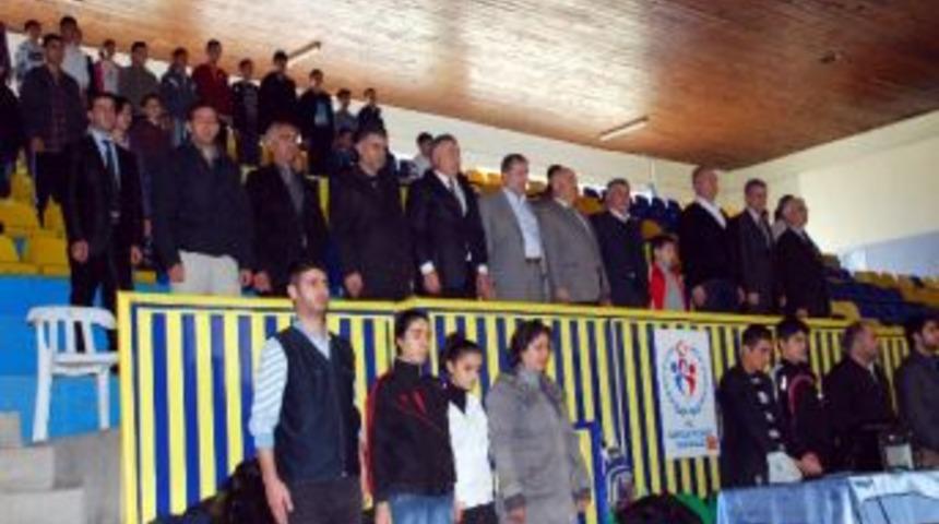 Altın Vuruş Karete Şampiyonası Yapıldı