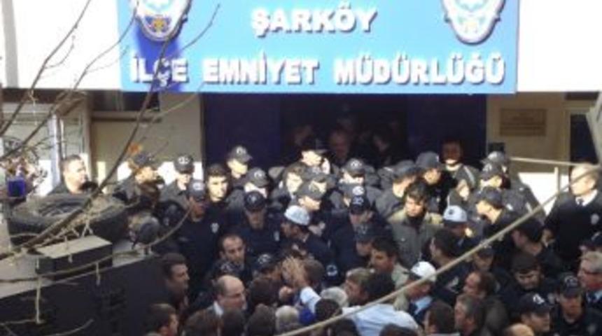 Emniyete Saldıranlar Tespit Ediliyor