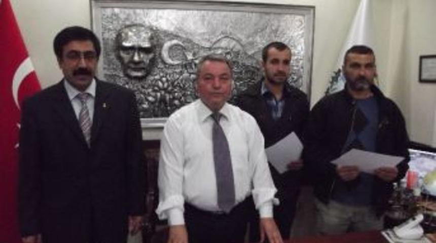 Şark&ouml;y&rsquo;de Evcil Kuş Satıcıları Sertifika Aldı