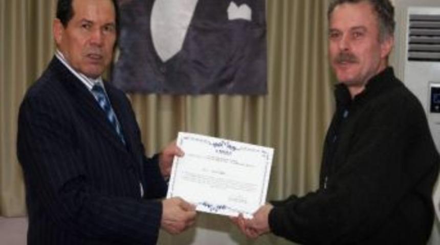 Pet Shop Sahipleri Sertifikalarını Aldı