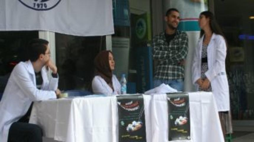 Sa&uuml; Tıp Fak&uuml;ltesi &Ouml;ğrencileri Bilin&ccedil;li Antibiyotik Kullanılması İ&ccedil;in Vatandaşları Uyardı