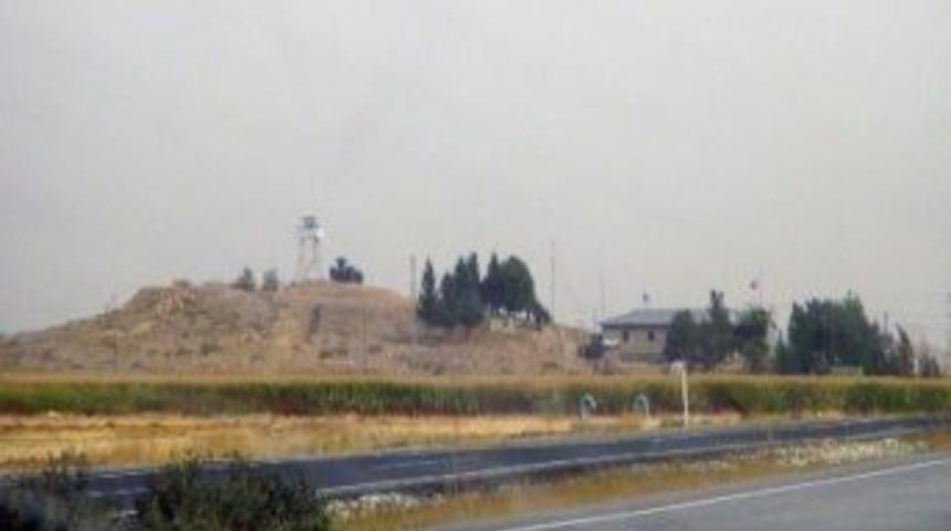 Nusaybin Sınırında Sessiz Bekleyiş S&uuml;r&uuml;yor