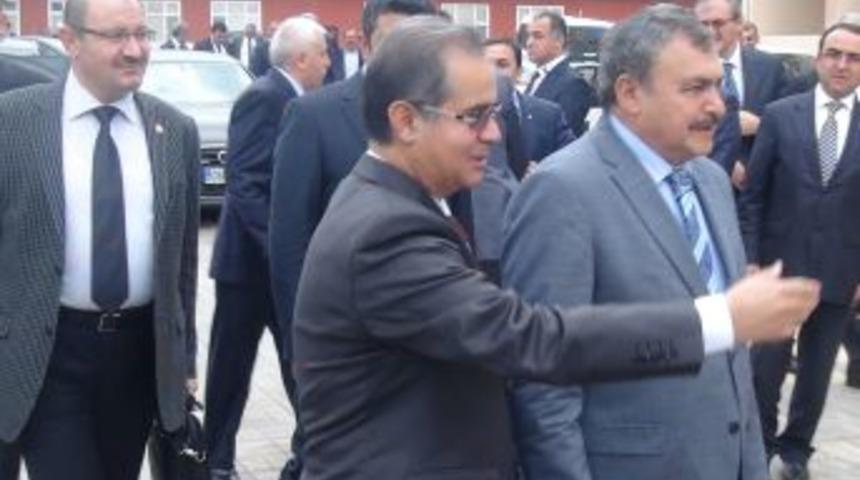 Bakan Kilis&rsquo;e 11 M&uuml;jde Ile Geldi