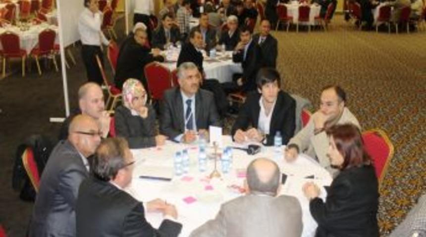 Ahıska T&uuml;rkleri Beyin Fırtınası Yaptı