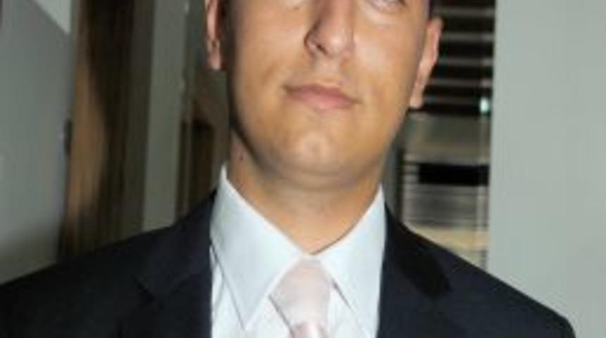 Sigara I&ccedil;ilen Evde &Ccedil;ocuklar, I&ccedil;meyenlere G&ouml;re T&uuml;t&uuml;nle Daha Erken Tanışıyor