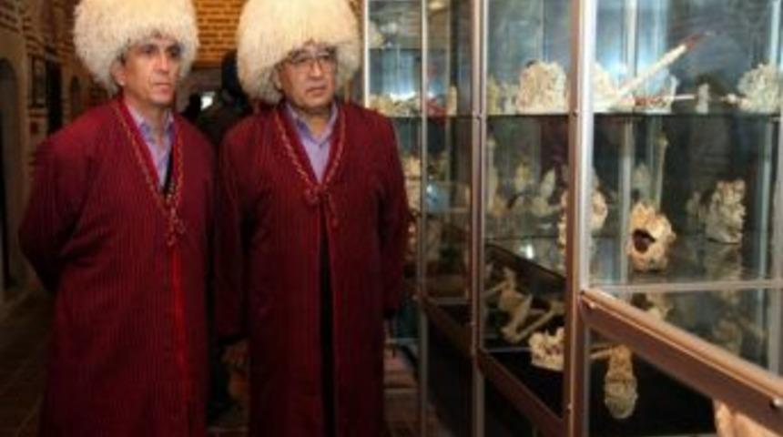 T&uuml;rk D&uuml;nyası Sanat&ccedil;ıları, Tarihi Odunpazarı B&ouml;lgesini Gezdi