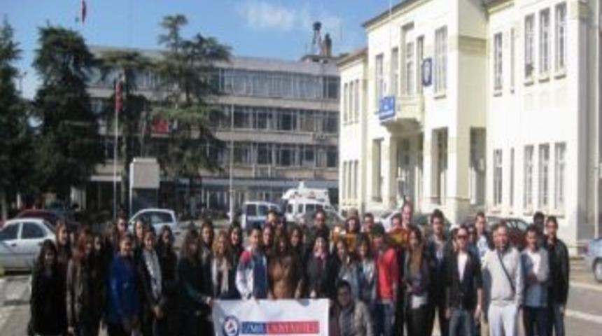 &Ouml;demiş, İzmirli Fotoğraf&ccedil;ıların İlgi Odağı Oldu