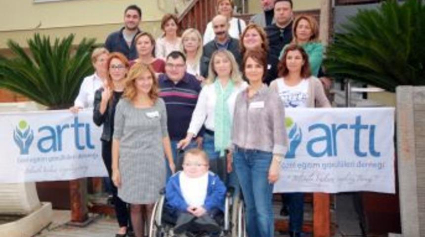 Eğitim g&ouml;n&uuml;ll&uuml;leri buluştu