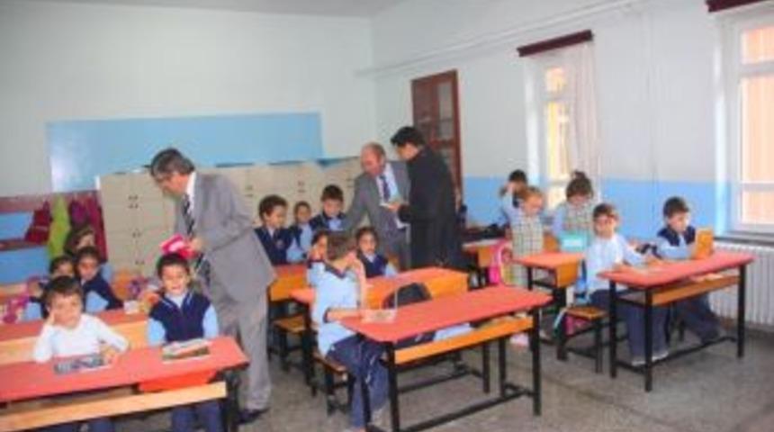 Okuma k&uuml;lt&uuml;r&uuml;n&uuml; geliştirmeye &ccedil;alışıyoruz