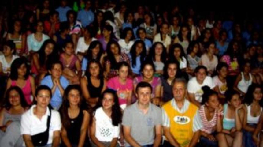 Tema&rsquo;dan Beton Okul Bah&ccedil;elerini Yeşillendirme &Ccedil;ağrısı