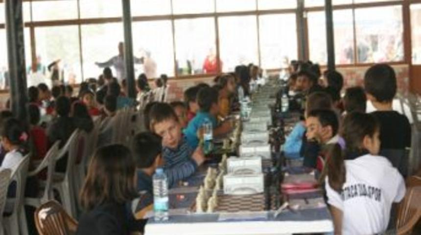 Başarılı Satran&ccedil;&ccedil;ılara &Ouml;d&uuml;l