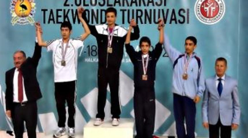 Mudanyalı Tekvando Sporcuları İzmir&rsquo;den Başarıyla D&ouml;nd&uuml;