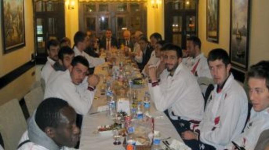 Başkan Canlı&rsquo;dan Torul Gen&ccedil;likspor&rsquo;a Moral Yemeği