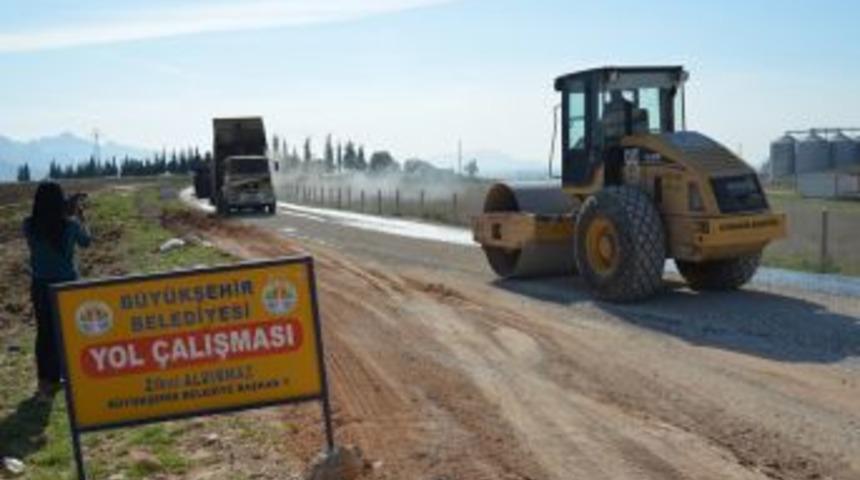 Baklalı k&ouml;y&uuml;nde asfalt &ccedil;alışması