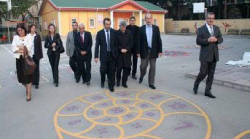 Bursa'da Okullar Halka A&ccedil;ılıyor