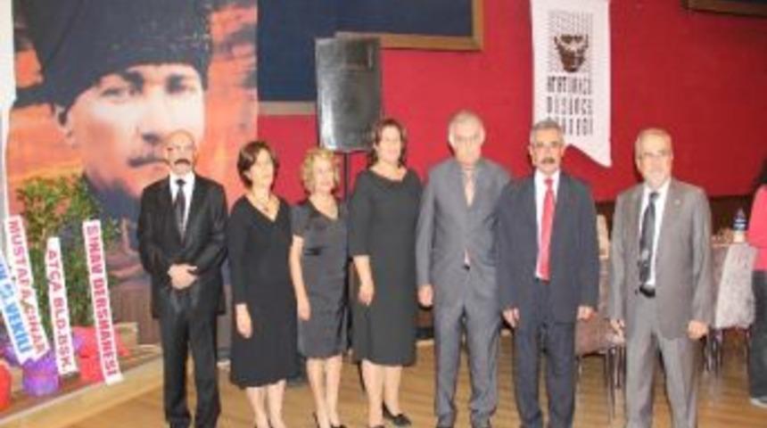 Atat&uuml;rk&ccedil;&uuml; D&uuml;ş&uuml;nce Derneği&rsquo;nden Gecikmeli &lsquo;cumhuriyet Yemeği&rsquo;