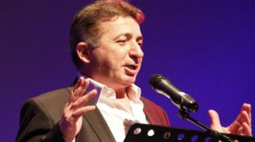 Kitap Tanıtımında Şairden Kardeşlik Manifestosu