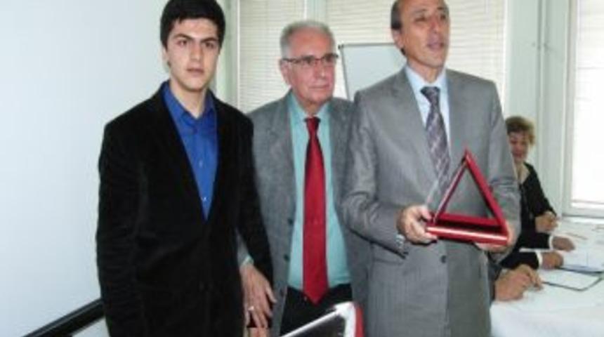 Gemlik &Uuml;niversite Yaptırma Ve Yaşatma Derneği Kongresi Yapıldı