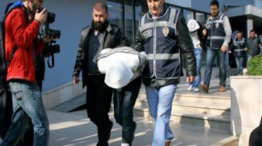 Konya'da Hırsızlıktan D&ouml;nen Zanlılar, Bursa Polisine Şehrin Girişinde Yakalandı