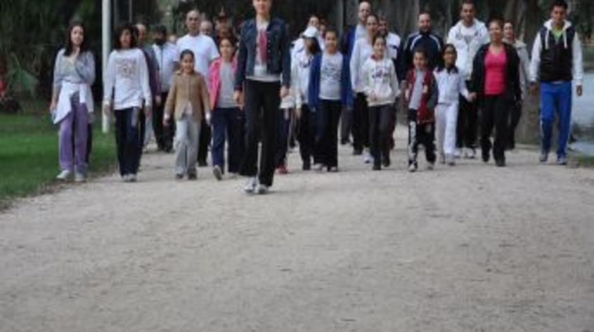 &Ccedil;ocuklar 'hakları' I&ccedil;in Y&uuml;r&uuml;d&uuml;