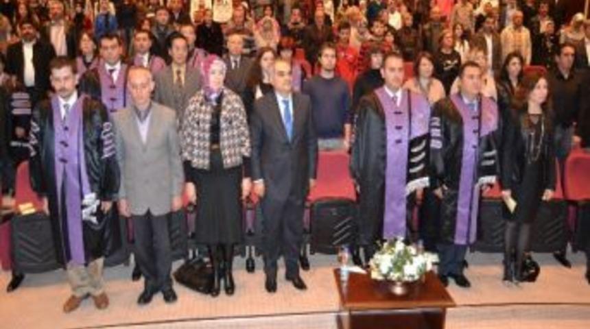 Diş Hekimliği Fak&uuml;ltesi &Ouml;ğrencileri Beyaz &Ouml;nl&uuml;klerini Giydi