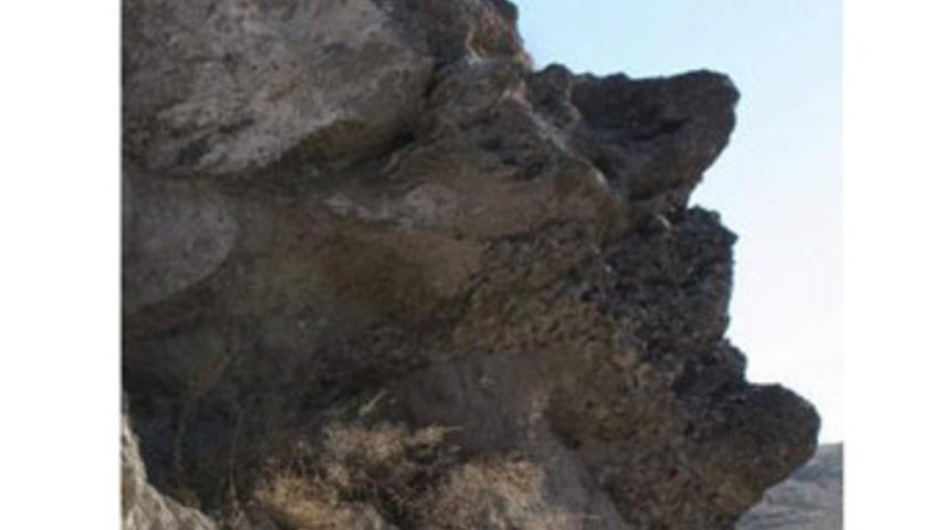 Kayanın &uuml;zerinde Atat&uuml;rk portresi