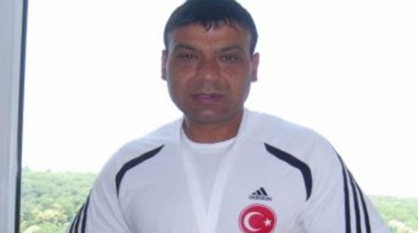 Milli Boks&ouml;r S&ouml;nmez&rsquo;den Şampiyonaya &Ccedil;ağrı&hellip;