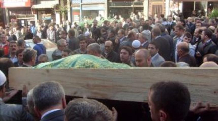 Kızının mutlu g&uuml;n&uuml;nde hayatını kaybetti