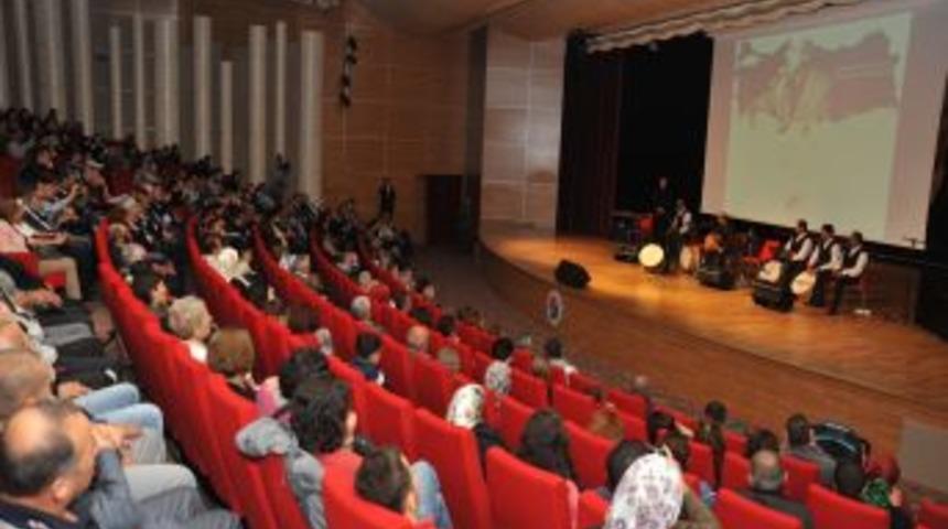 Neşet Ertaş, Antalya'da T&uuml;rk&uuml;lerle Anıldı