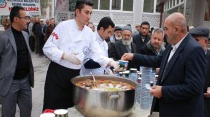 Melikgazi&rsquo;den 2 Bin 500 Kişiye Aşure