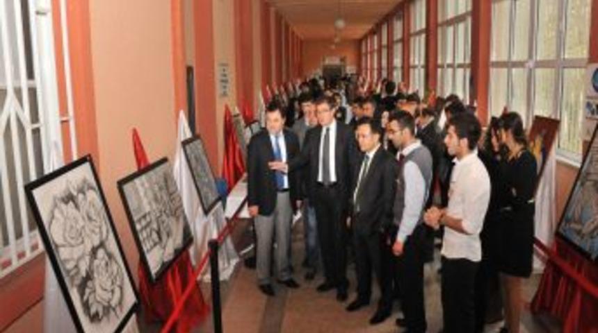 Sokakta &Ccedil;alışan &Ccedil;ocuklar, Ankara Hukuk'ta Fotoğraf Sergisi A&ccedil;tı