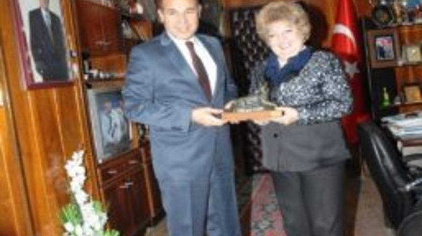 Prof.dr. Hanım Halilova Ceyhan&rsquo;da