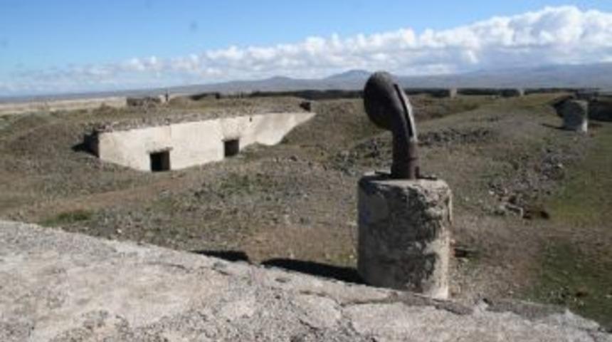 Kars&rsquo;ta Karadağ Tabyası Yıkılmaya Y&uuml;z Tuttu