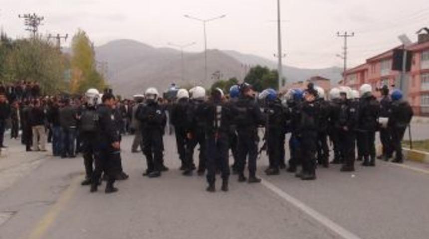 BE&Uuml;&rsquo;l&uuml; &Ouml;ğrenciler Kazada &Ouml;len Arkadaşları I&ccedil;in Y&uuml;r&uuml;d&uuml;