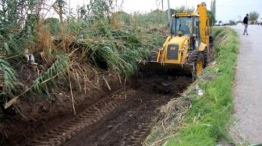 Burhaniye&rsquo;de Sel Baskınlarına Karşı Yoğun &Ccedil;alışma Başlatıldı