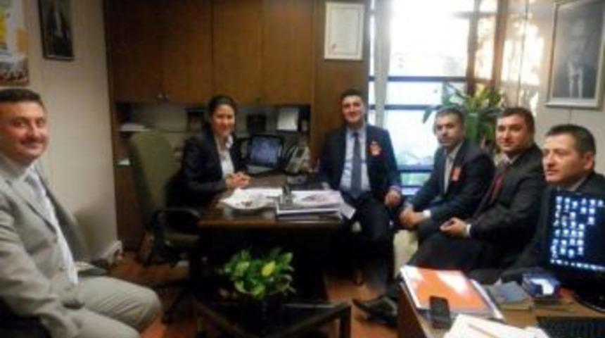 Milletvekili &Ouml;z, T&uuml;ccar Ve Sanayicilerle G&ouml;r&uuml;şt&uuml;