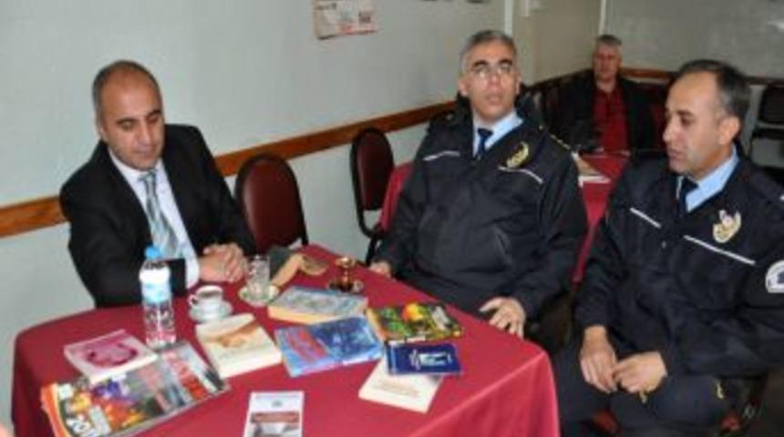 Dursunbey'de 'Her Kahvehane Bir K&uuml;t&uuml;phane' Projesi Başlatıldı