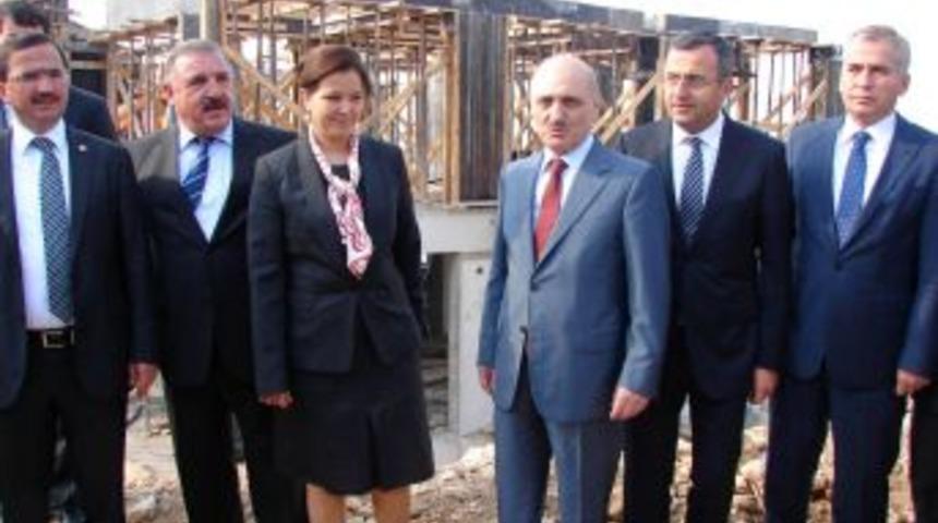 Bayraktar: TOKİ Binalarında Sel&ccedil;uklu Ve Osmanlı Mimarilerine Ağırlık Verilecek