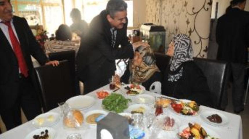 Nazillili Emekliler Kahvaltıda Buluştu