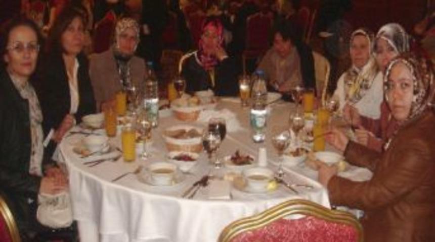 Ak Parti'li Bayanlara Teşkilat Eğitimi