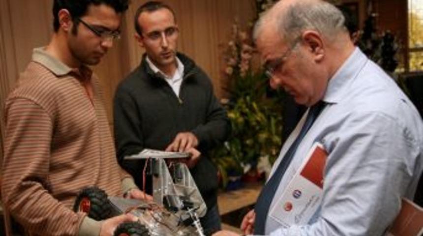 &Uuml;niversite &Ouml;ğrencileri, Olay Yeri Inceleme Robotu Yaptı