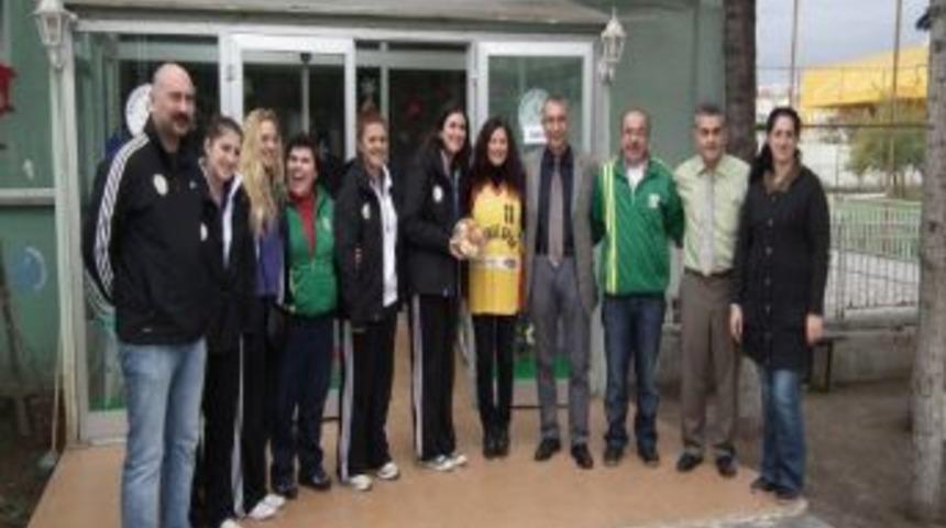 Edirnespor Kadın Basketbol Takımı&rsquo;ndan &Ouml;rnek Davranış