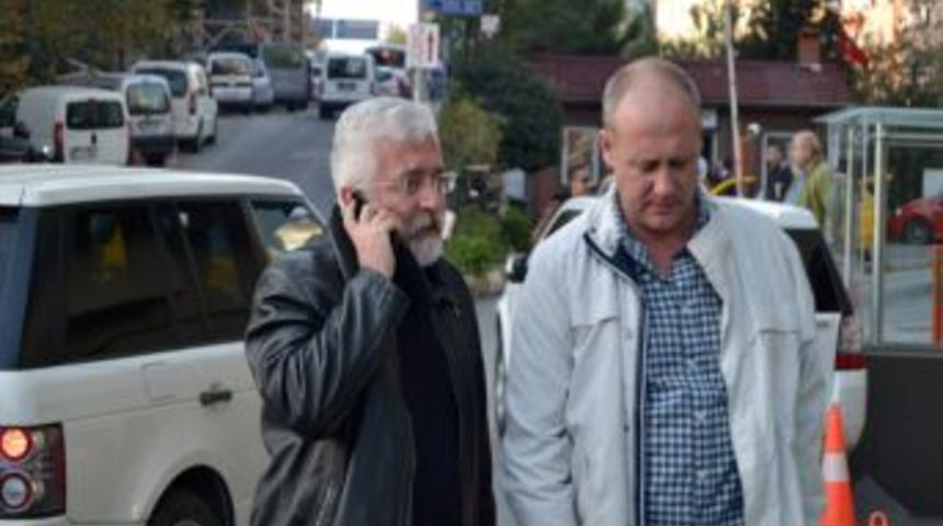 Sanat&ccedil;ılar, M&uuml;sl&uuml;m G&uuml;rses'i Yalnız Bırakmadı