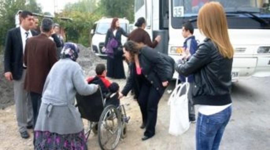 Kemalpaşa Belediyesi, Engelli &Ccedil;ocukları Gezdiriyor