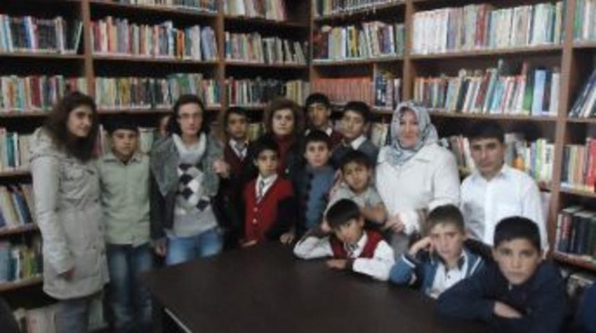 &Ccedil;ogem &Ouml;ğrencileri Halk K&uuml;t&uuml;phanesini Gezdi