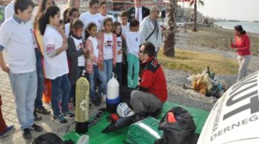 Akut İzmir&rsquo;den Deniz Temizliği