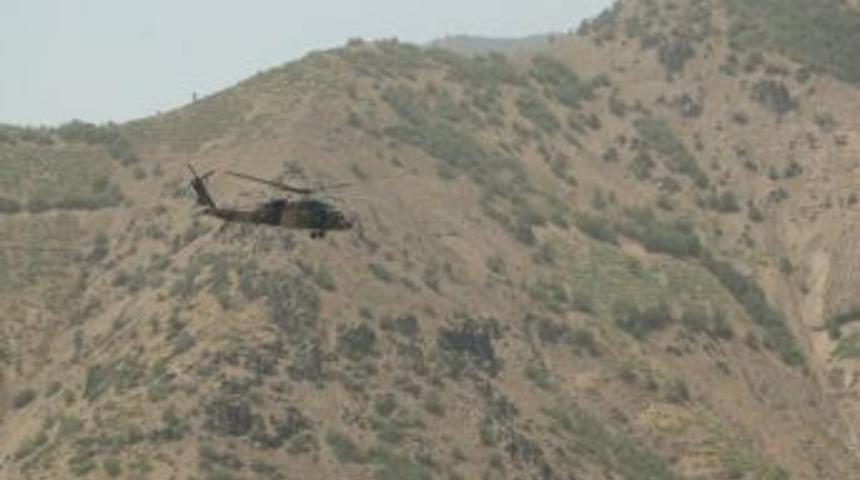 Askeri &uuml;sse roketatarlı saldırı