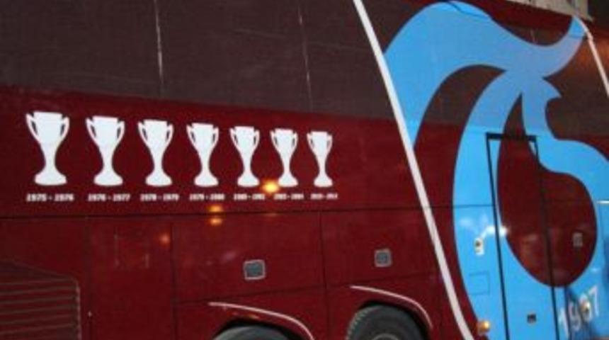 Trabzonspor, 7&rsquo;inci Kupayı Takım Otob&uuml;s&uuml;ne Yazdı