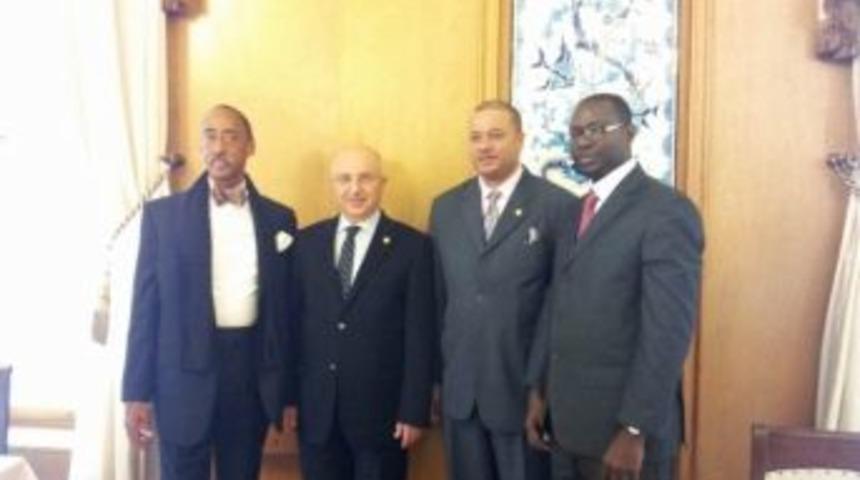 Milletvekili &Ouml;ks&uuml;zkaya Newyork Milletvekili Ve Danışmanlarını Kabul Etti